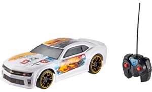 Hot Wheels Custom RC Car White ZL1 Camaro Remote Control 2.4 GHz 65 Feet Range