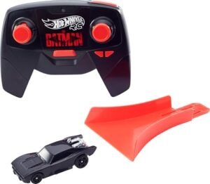 Hot Wheels Toy Car RC, 1:64 Scale Remote- Control The Batman Batmobile from The Movie, USB Rechargeable Controller, On- or Off-Track Racing
