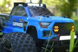 Arrma Granite v3 Scale RC Roof Top Tent Light Bar with Side Racks White GRA3F